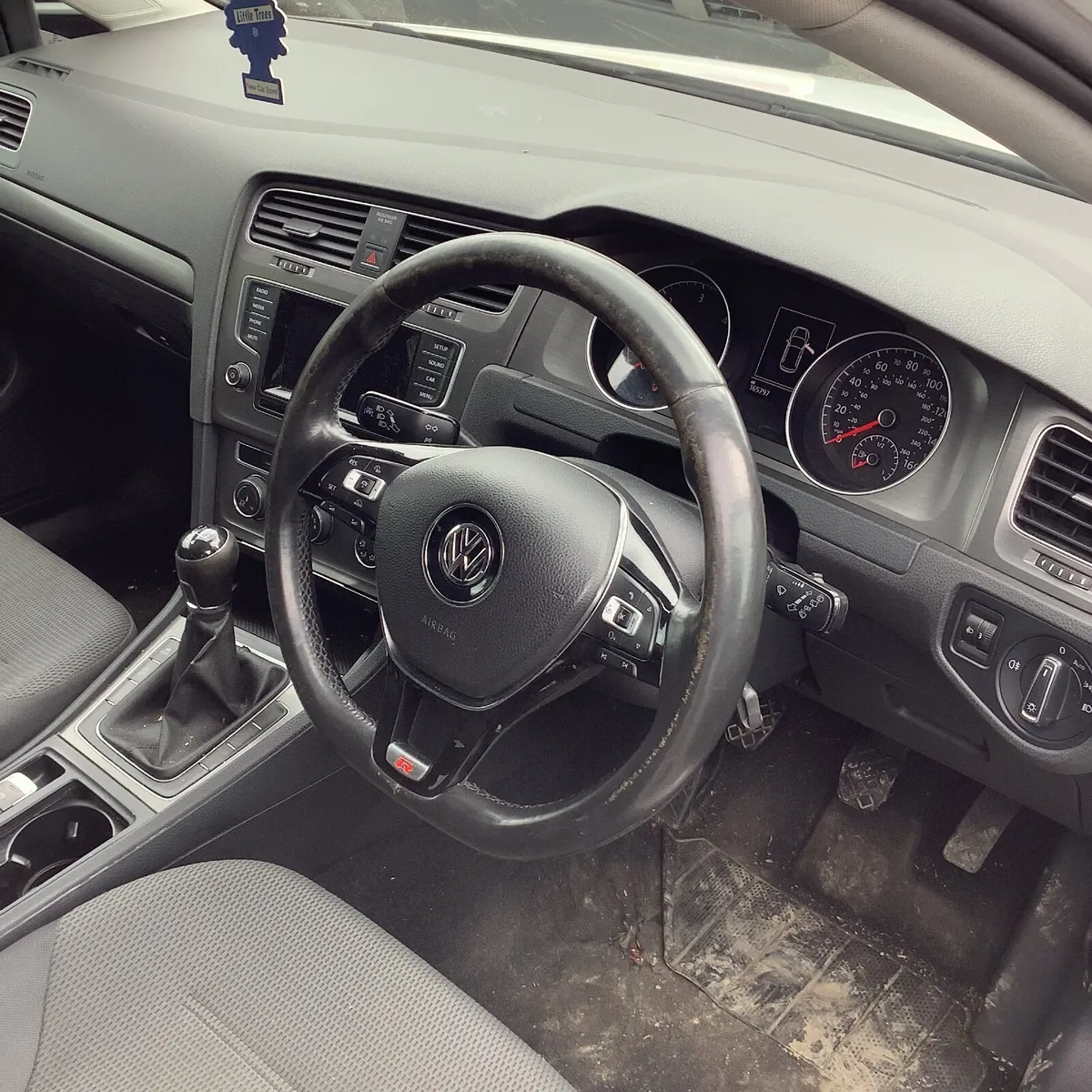 Volkswagen Golf 1.6 tdi  june 2013 5 door damaged - Image 4