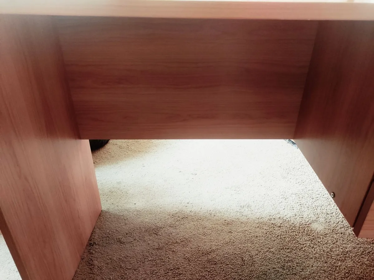 Desk - Image 4