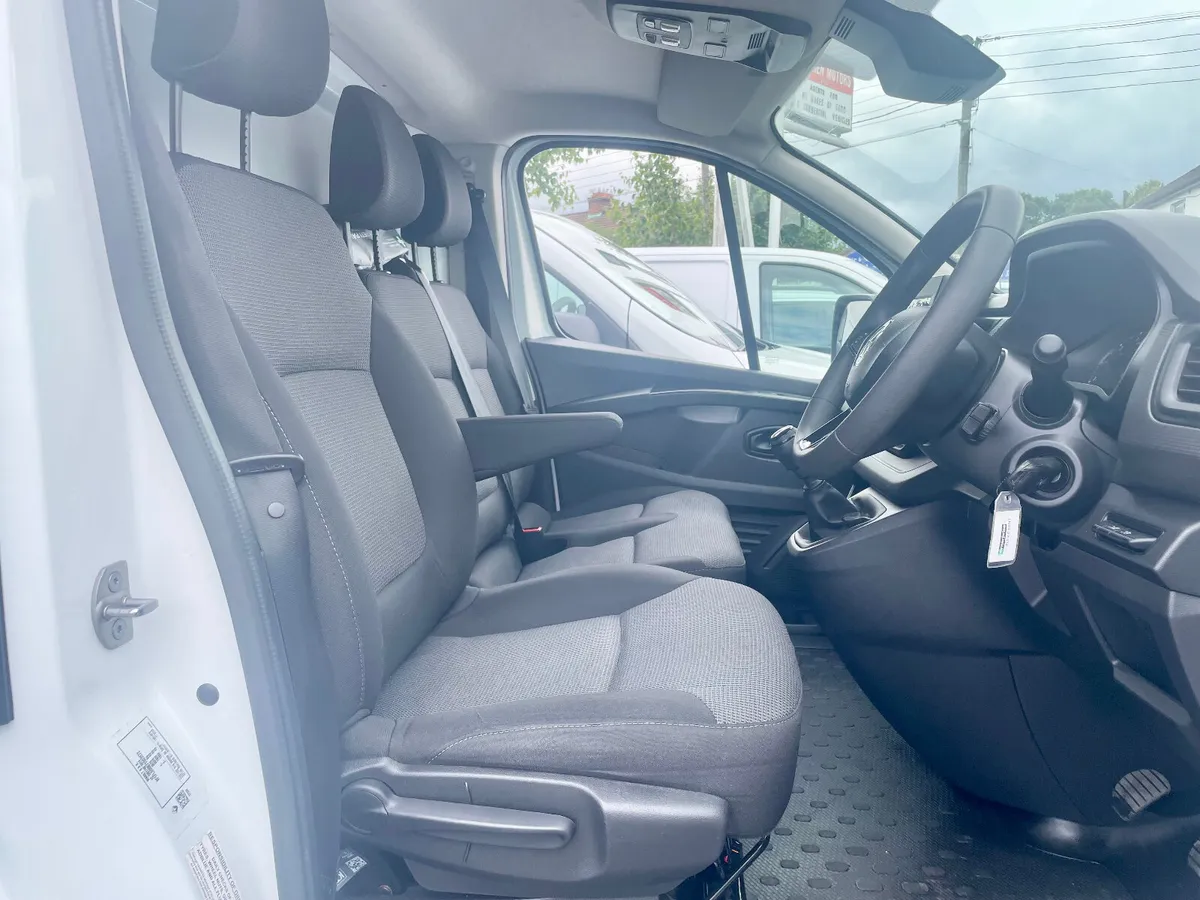 Renault Trafic LL30 Business 2.0DCI 130PS LWB,2023 - Image 4