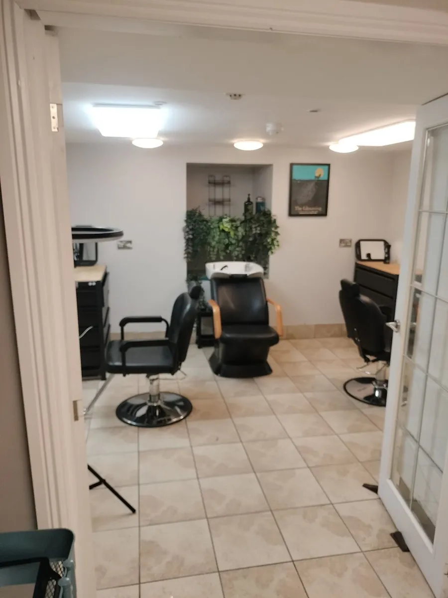 Basement to rent in dublin 2 city centre - Image 1