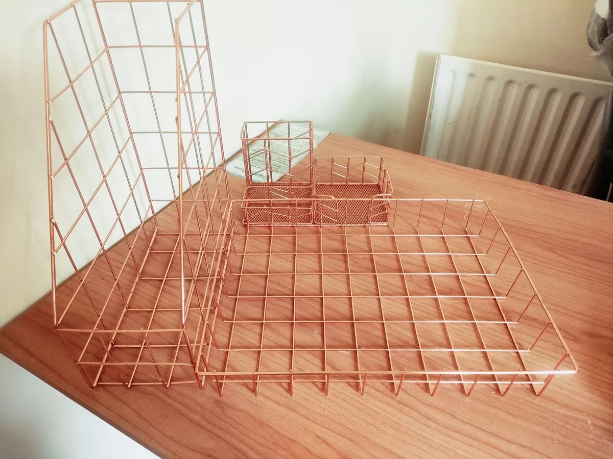 Desk organiser - Image 1