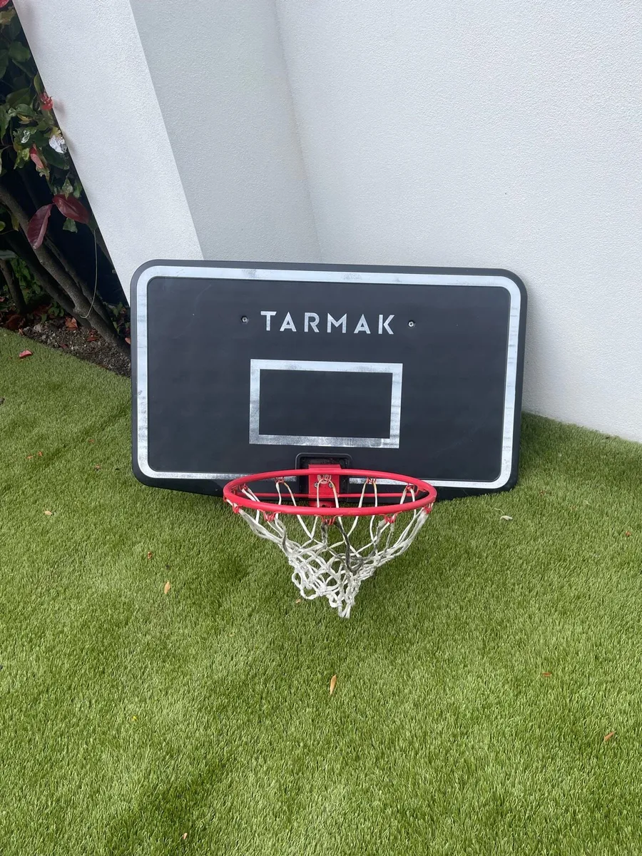 Basketball hoop - Image 1