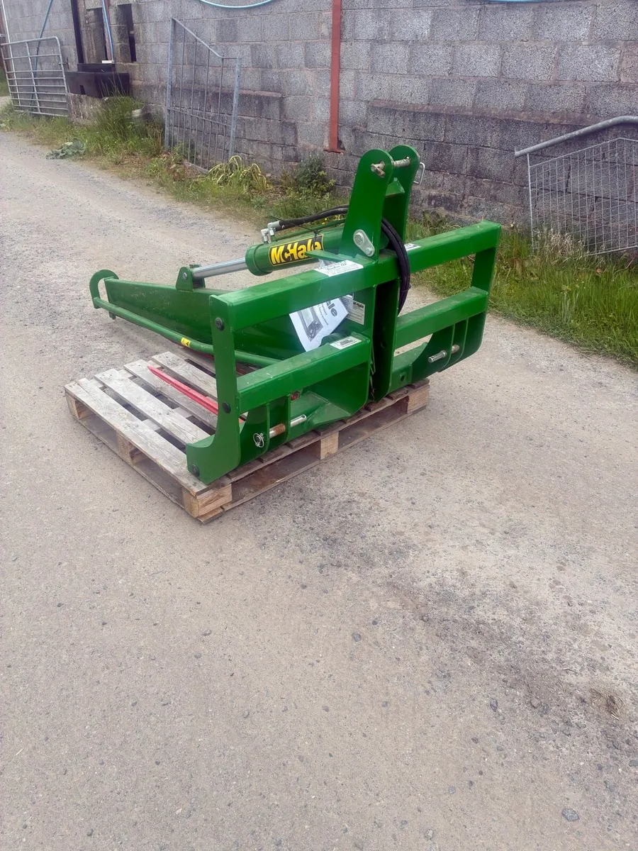 New / unused Mchale bale splitter - Image 1