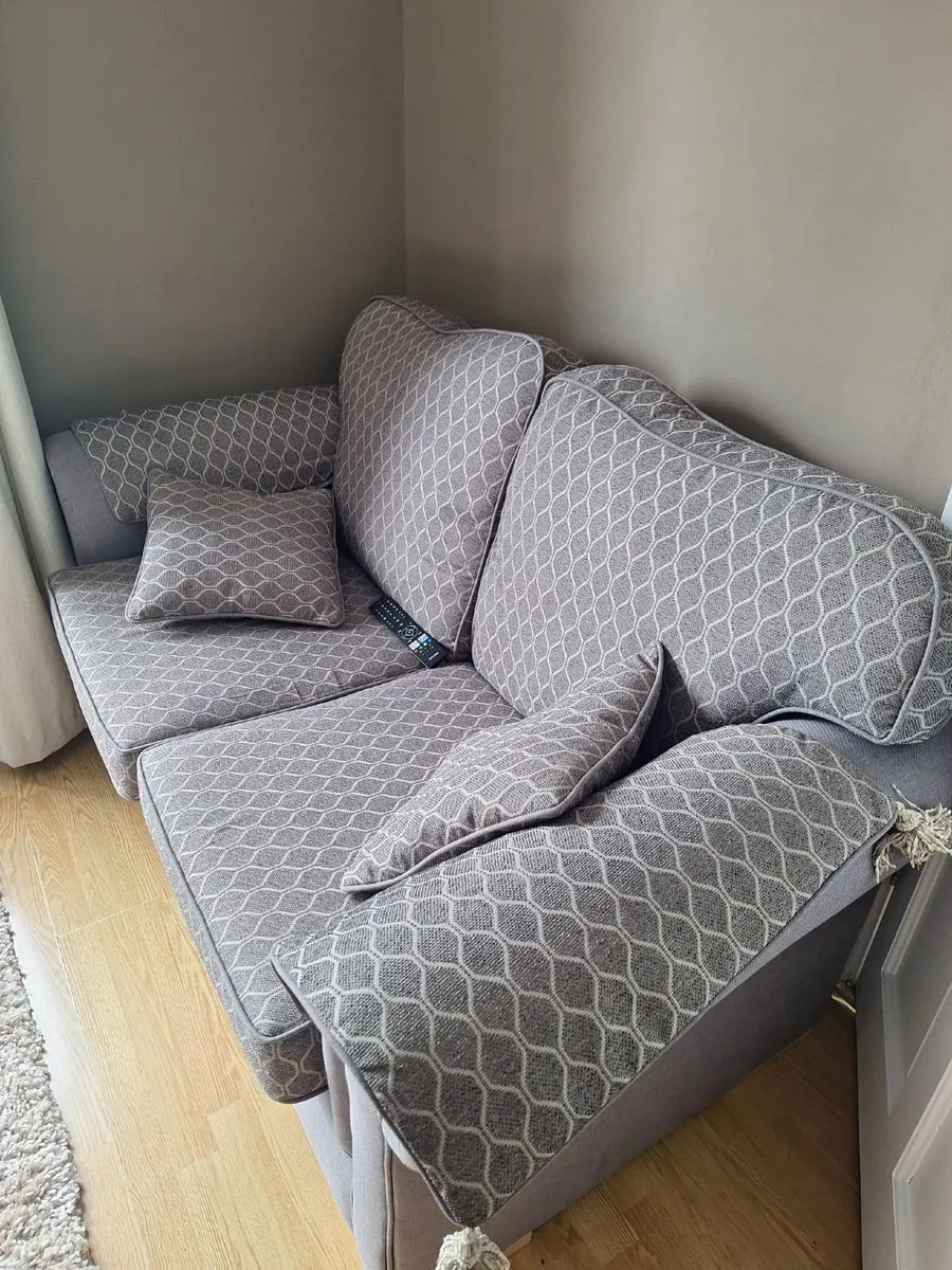 Furniture set - Image 1