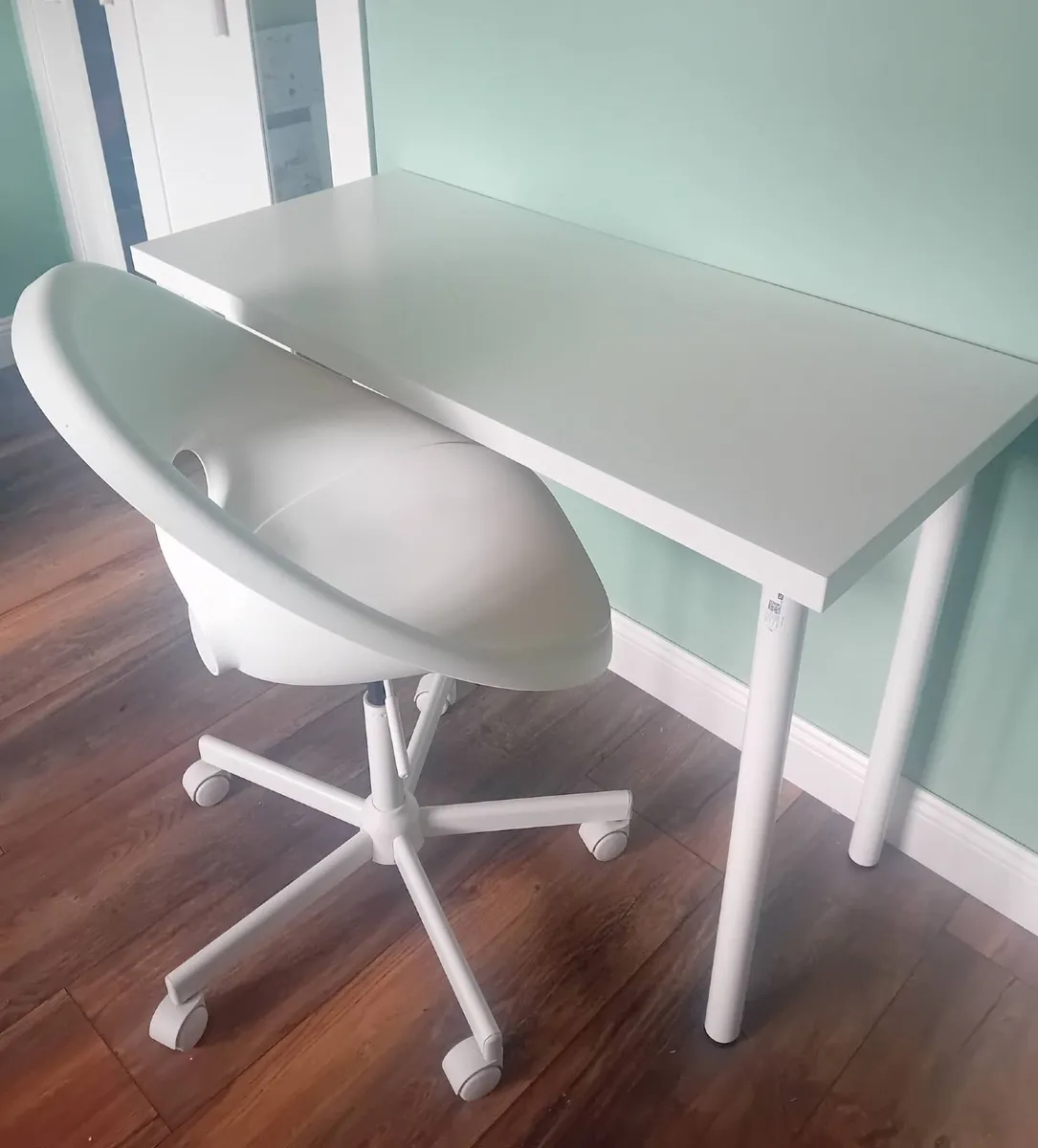 FREE Desk and Chair - Image 4