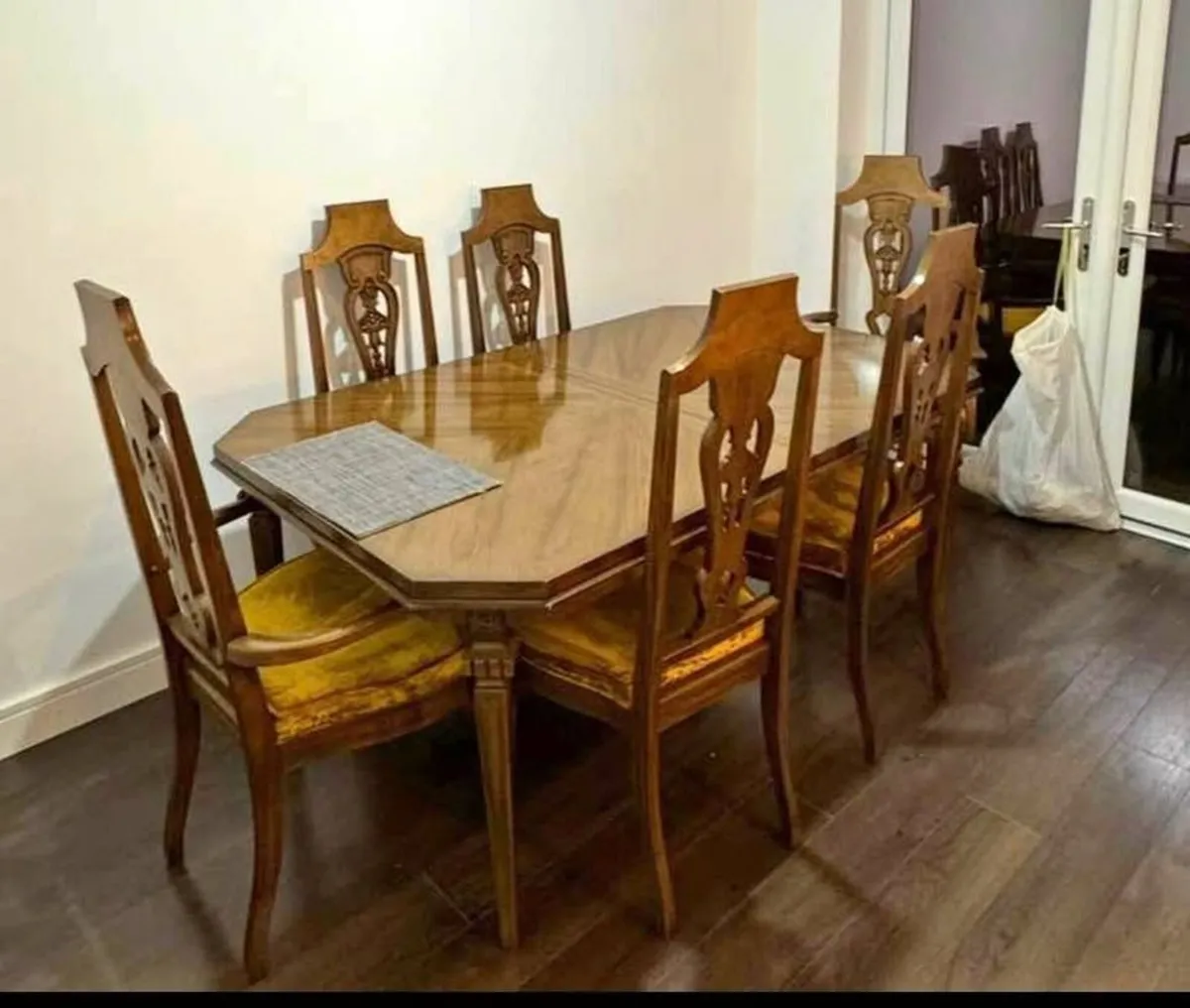 Antique Dining Table with extension + 6 chairs - Image 1