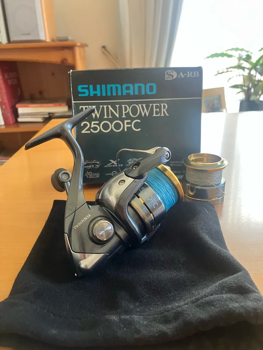 Shimano Twin Power 2500FC reel - Image 1