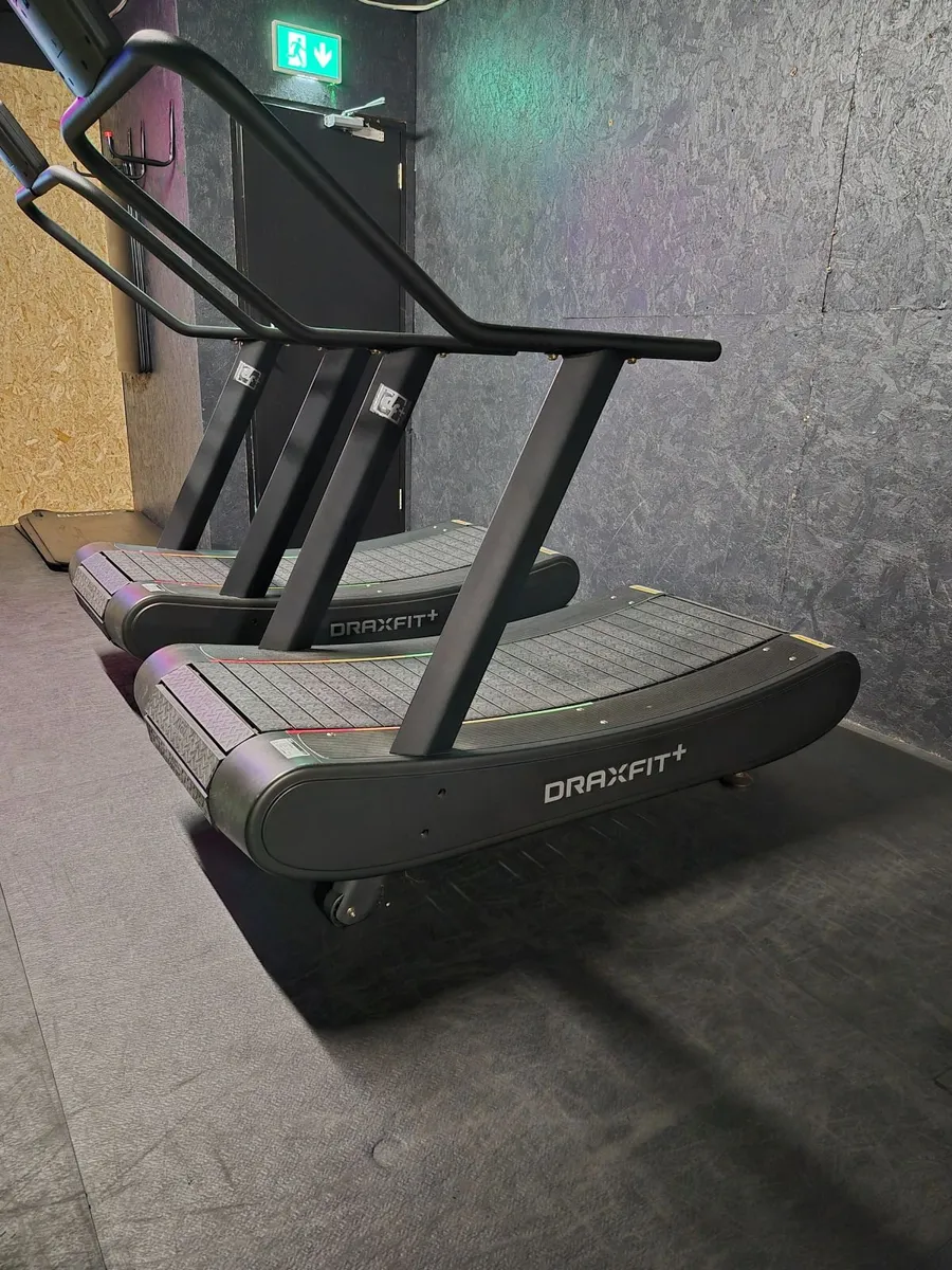 Curved treadmill - Image 2