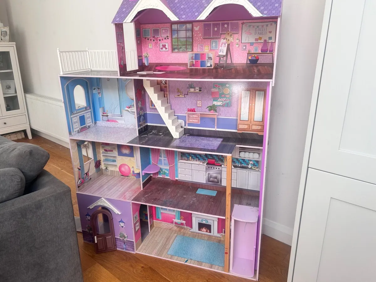 Doll house