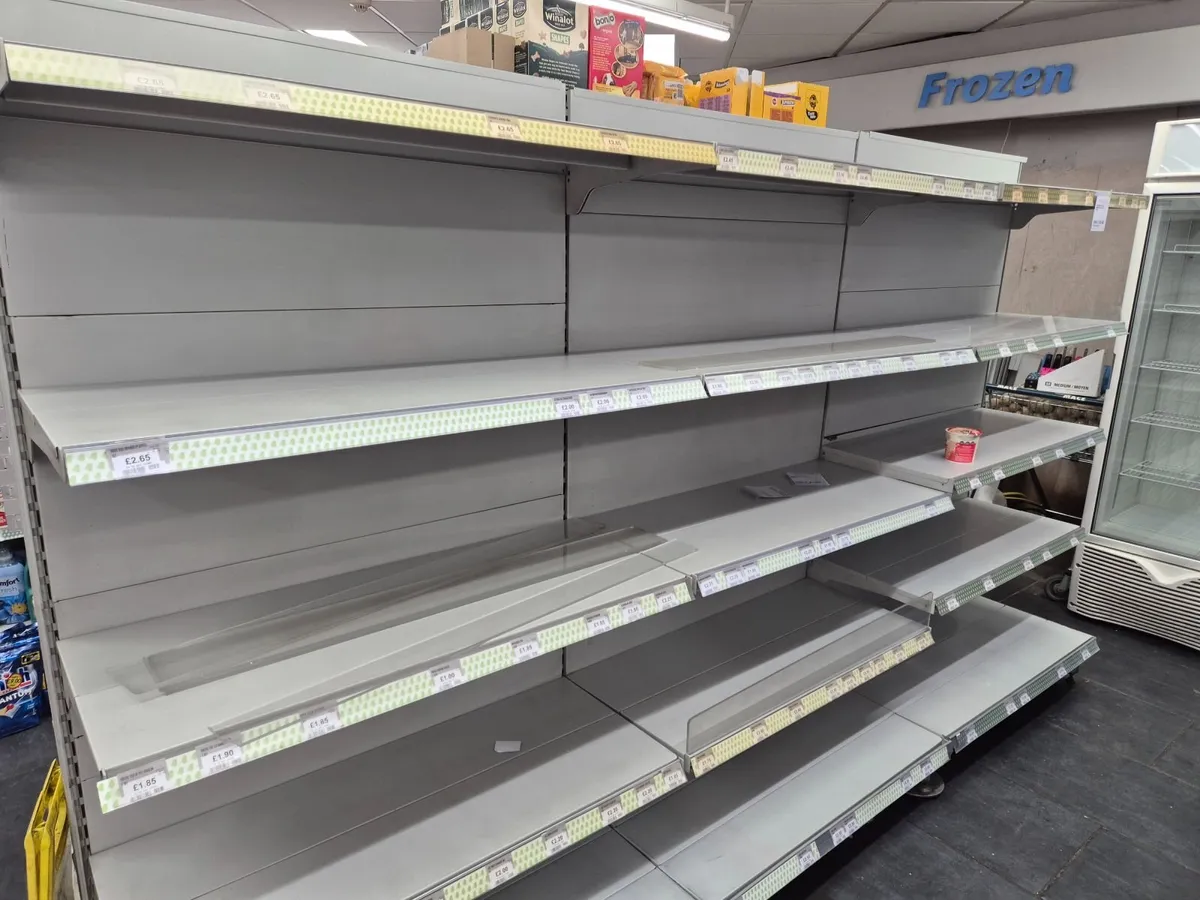 retail shop shelving - Image 1