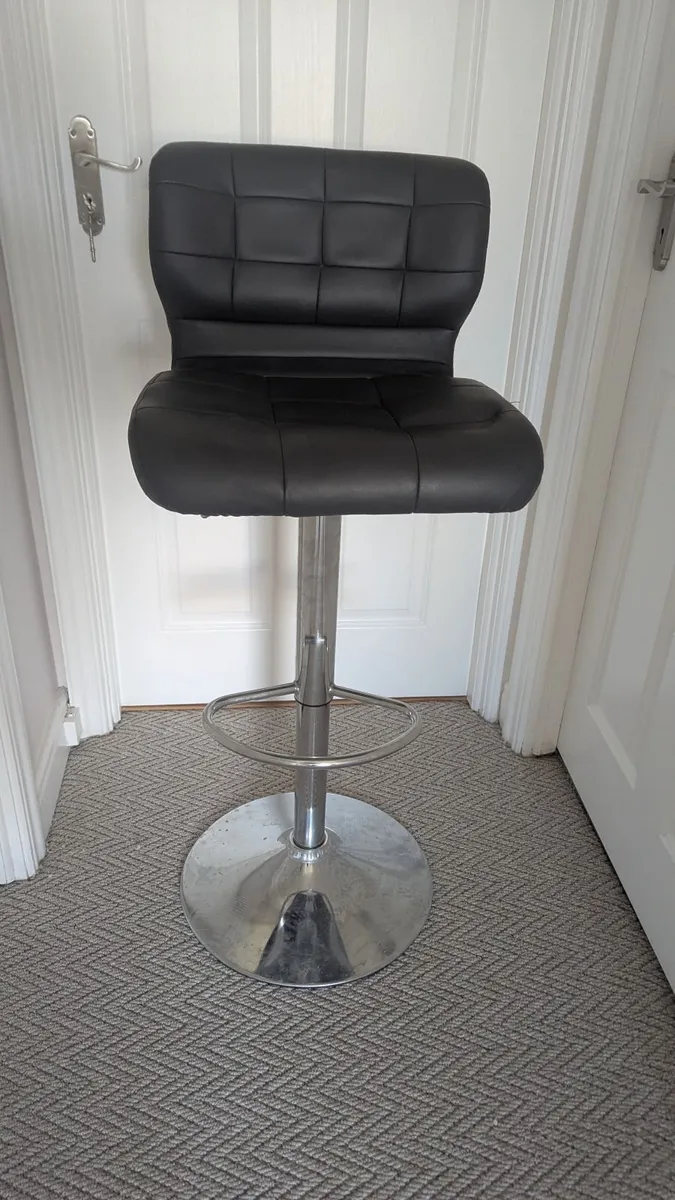 Height adjustable Bar stools - Image 3