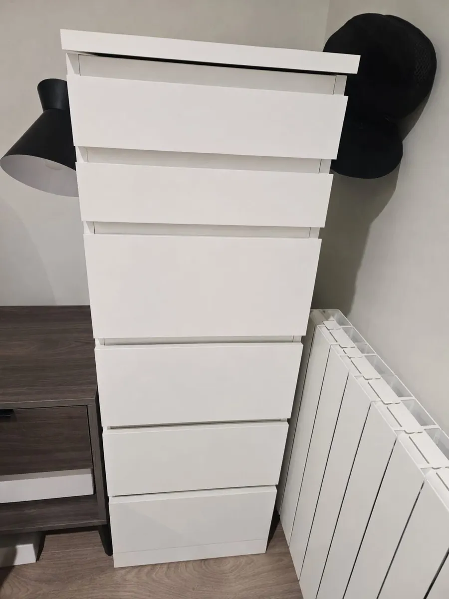Tall chest of drawers