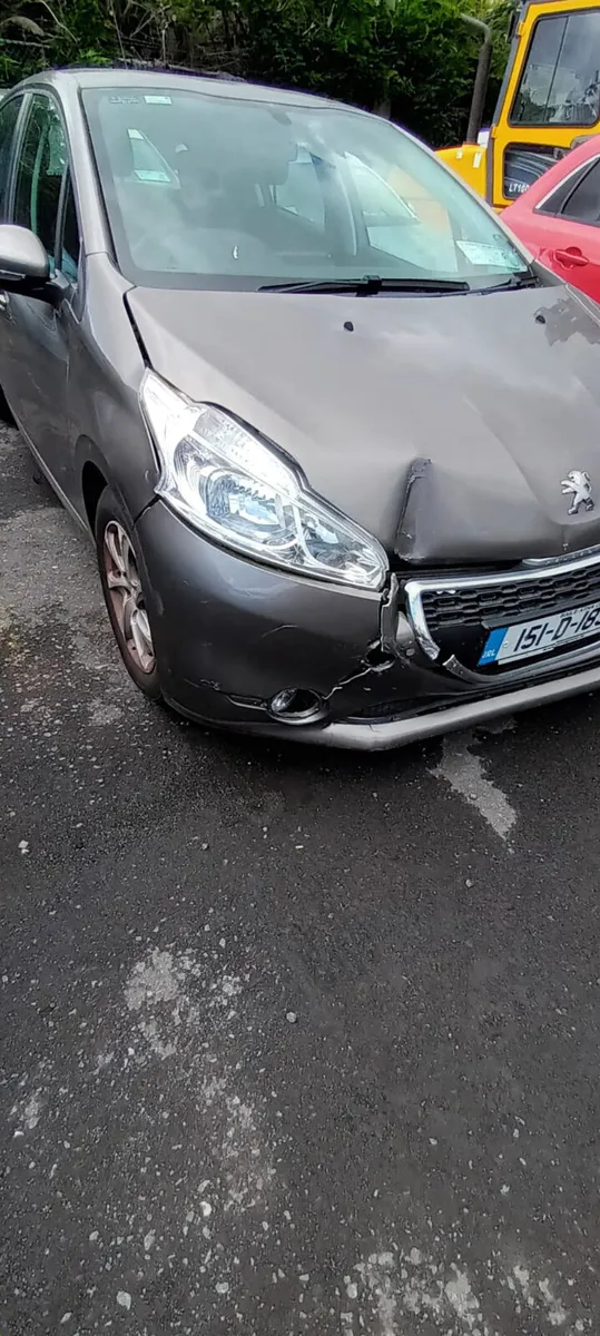 Peugeot 208 1,2 petrol 2015 only 93,000 km - Image 2