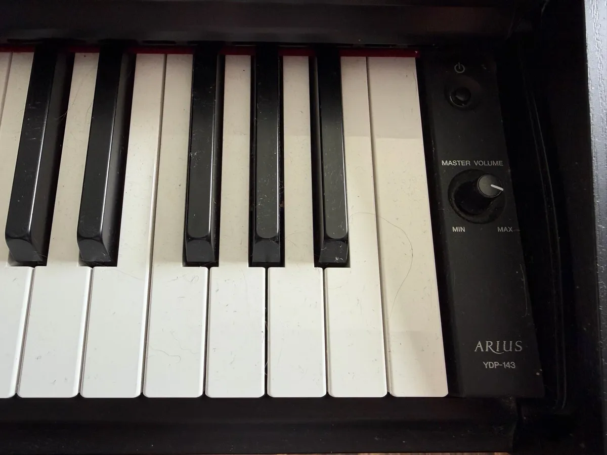 Yamaha P143 full size piano - Image 4