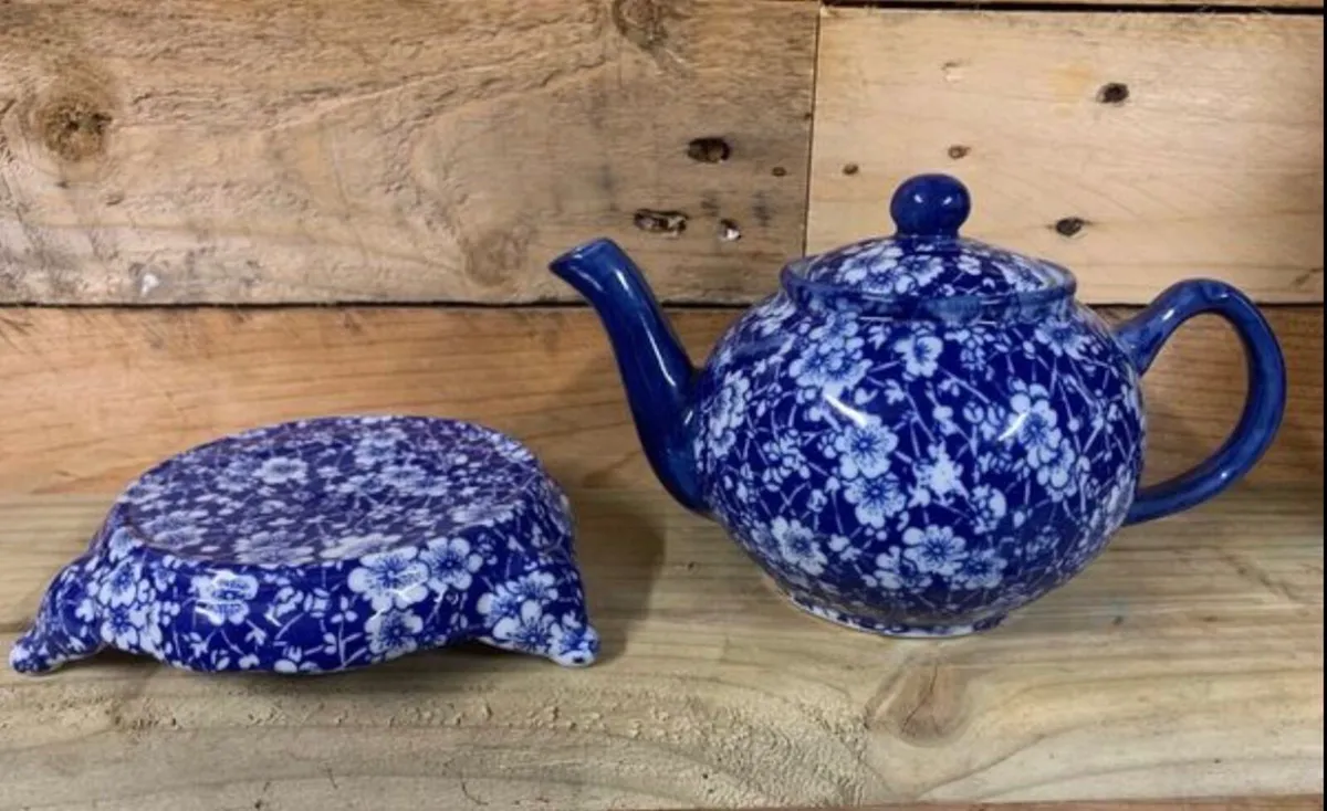 1920s tea pot and trivet - Image 2