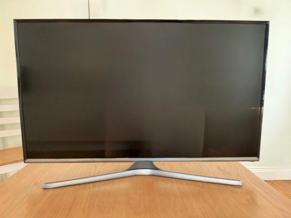 Samsung 32” Smart HDTV / Monitor - Image 1