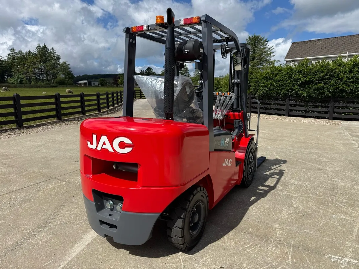 New JAC 3 ton forklift - Image 3
