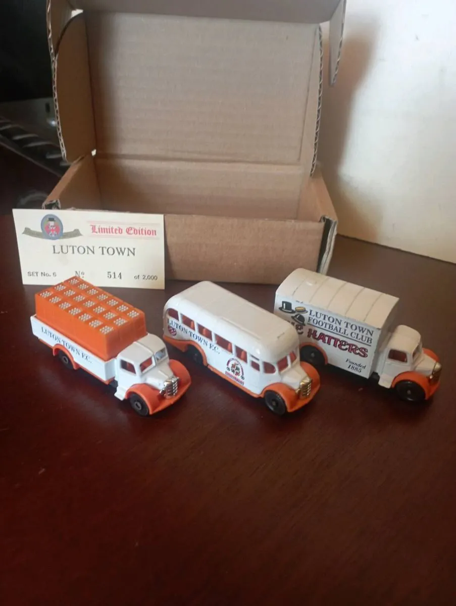 LIMITED EDITION LUTON TOWN  DIE-CAST MODLES - Image 2