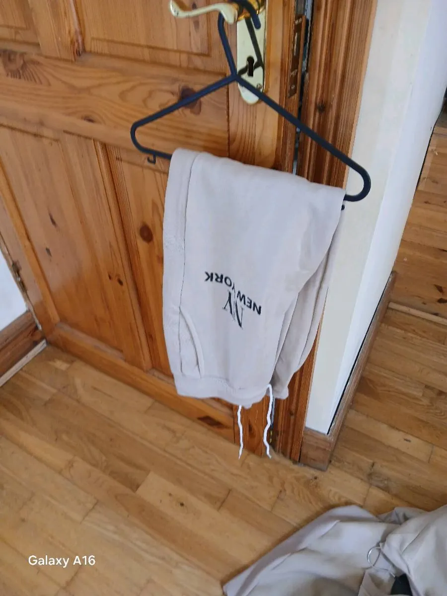 New york tracksuit new  cream can post - Image 2