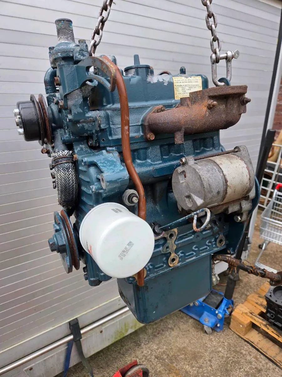 Kubota D722 3 cylinder diesel engine - Image 3