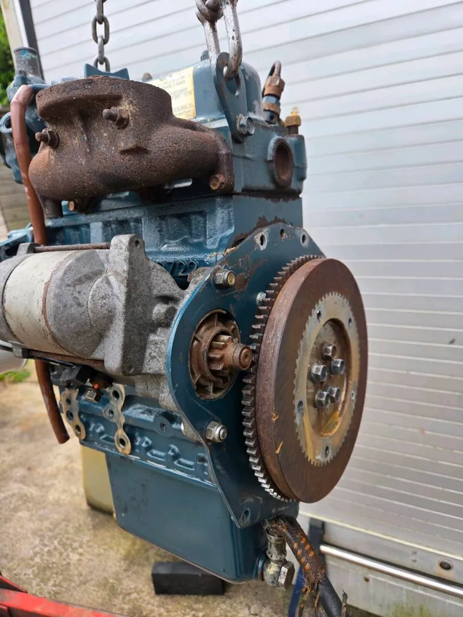 Kubota D722 3 cylinder diesel engine - Image 4