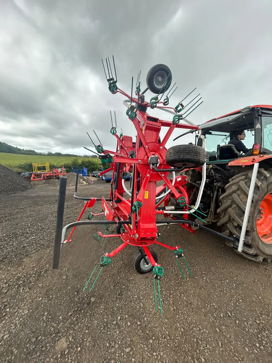 New Kverneland 8576 Tedder - Image 2