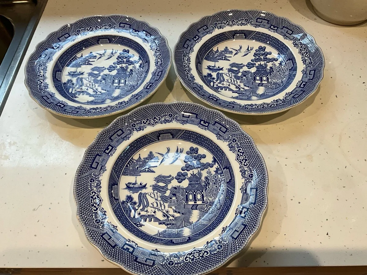 Set of 3 Willow Pattern Dishes - Image 1