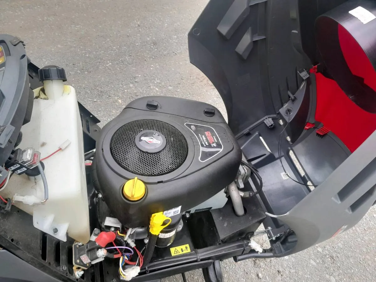 Ride on mower - Image 3