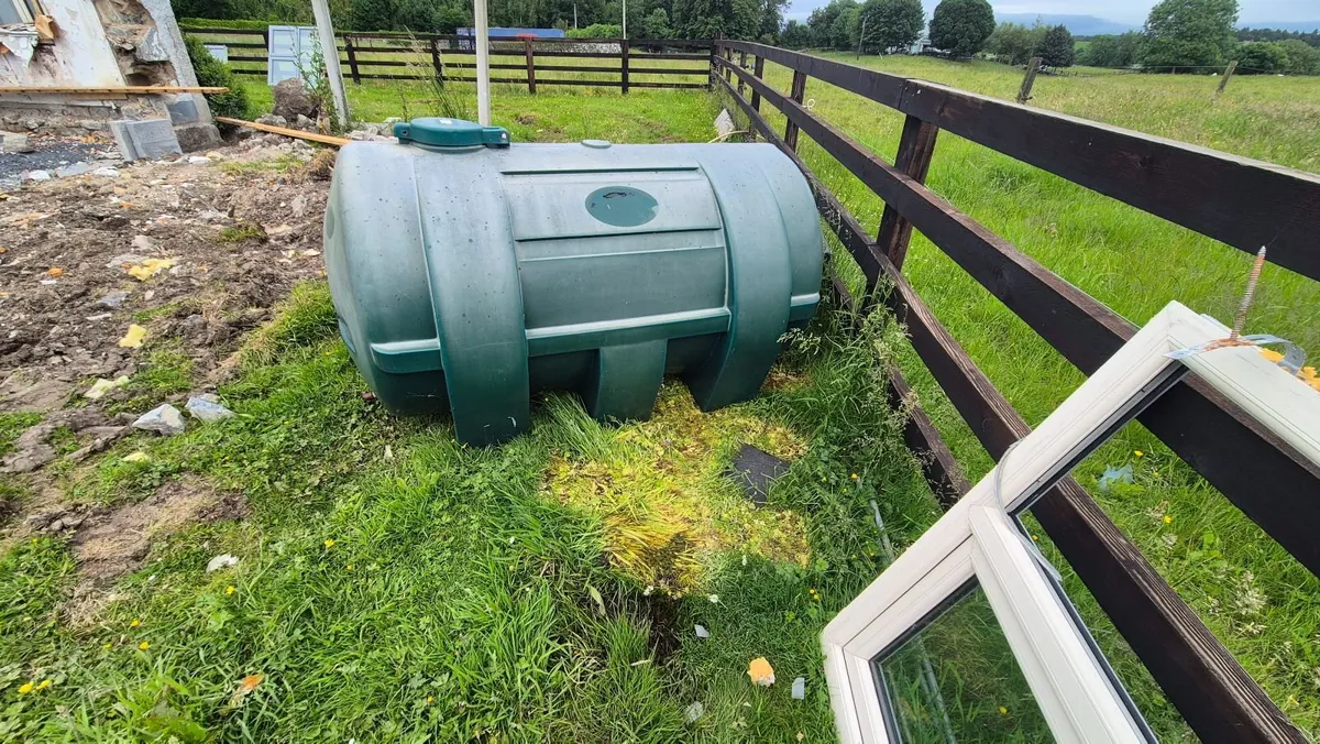 Oil tank - Image 3