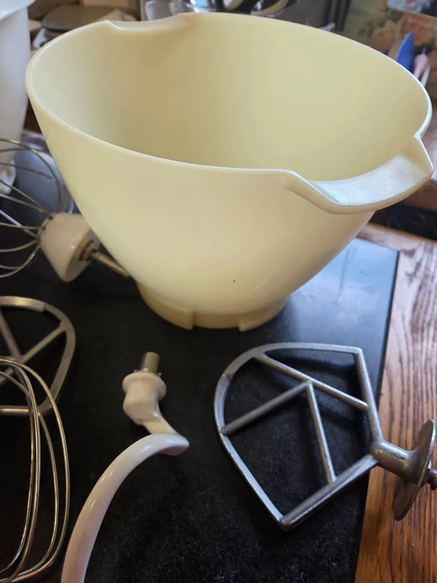 Kenwood mixing bowels - Image 1