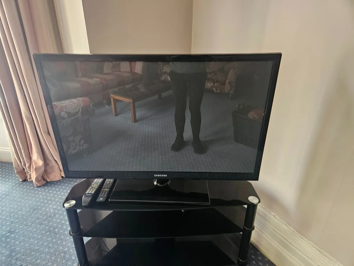 Tv - Image 1