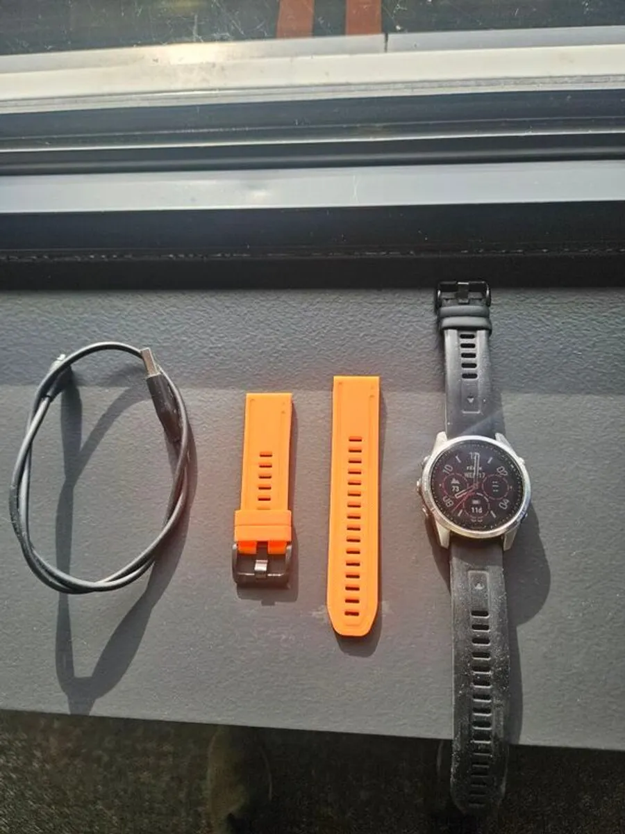 Garmin Fenix 7s Silver and Black with Warranty - Image 3