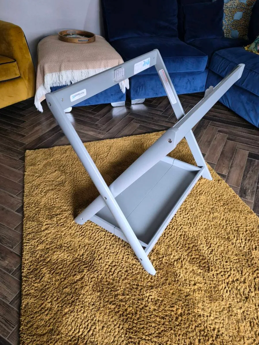 Uppababy Bassinet Stand - Grey - Image 1