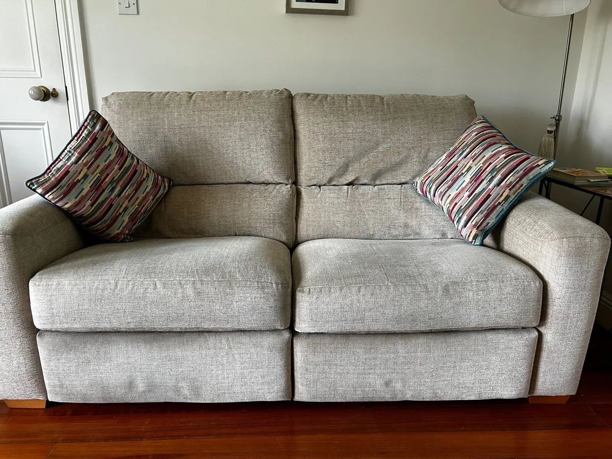Sofa and two armchairs - Image 2