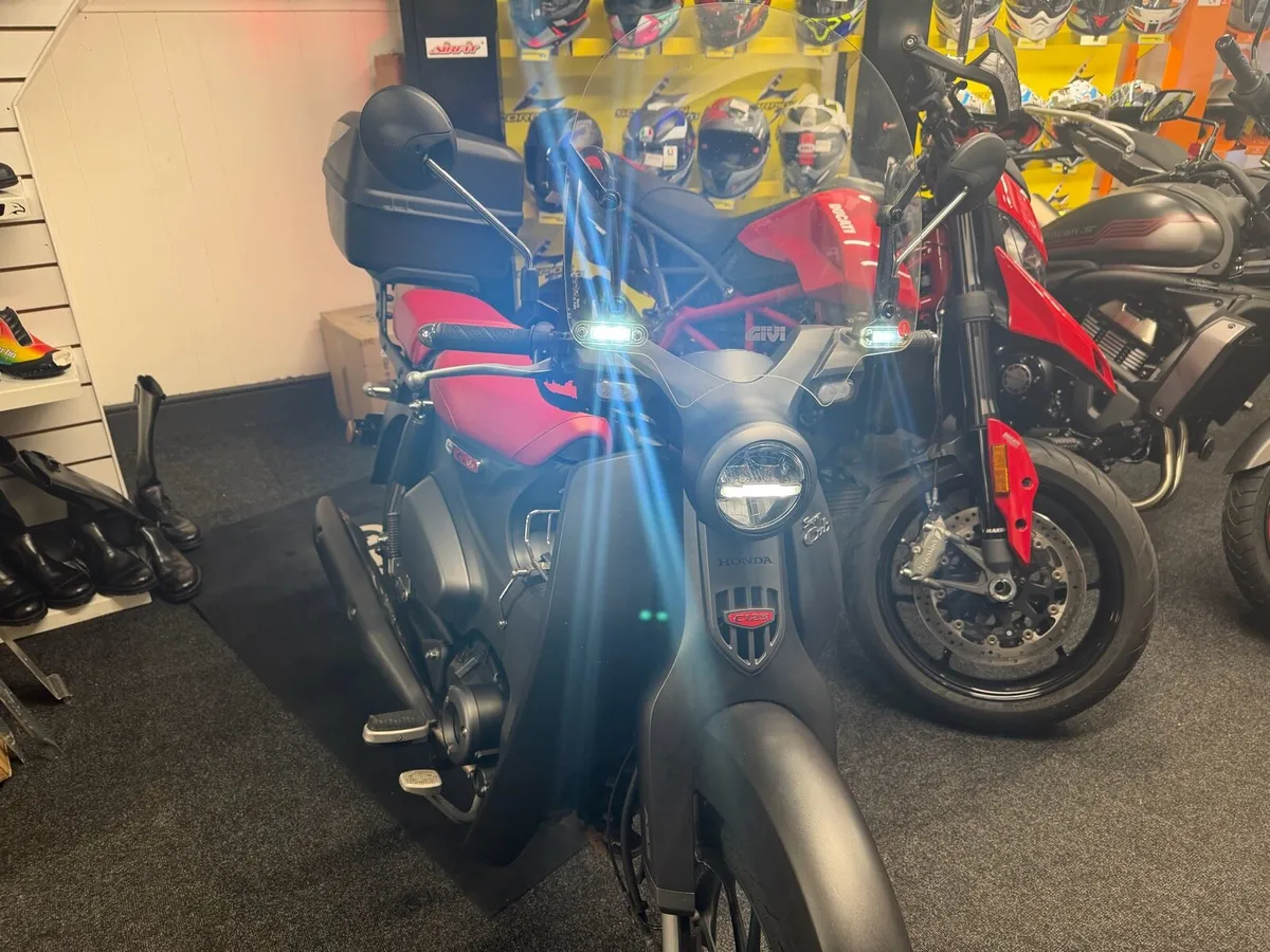 2024 Honda Supercub 125 1600km - Image 2