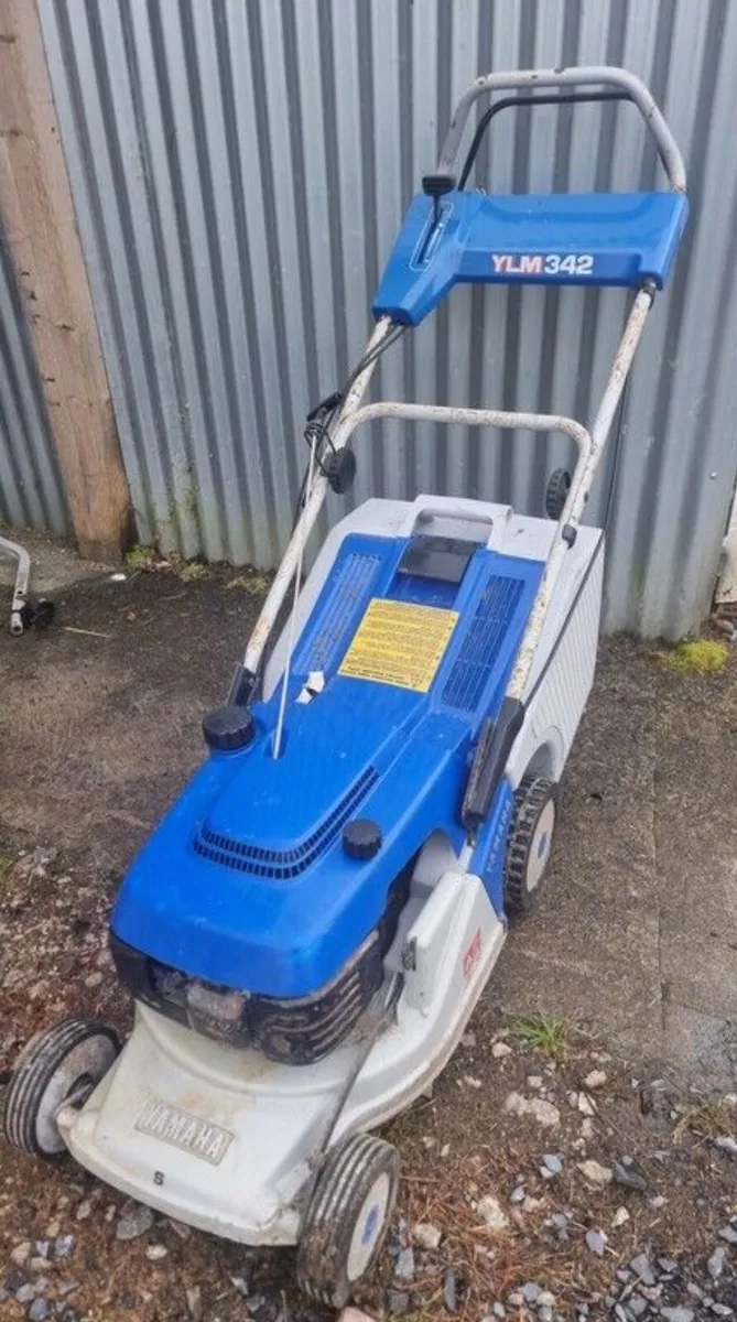 Yamaha YLM342 lawnmower