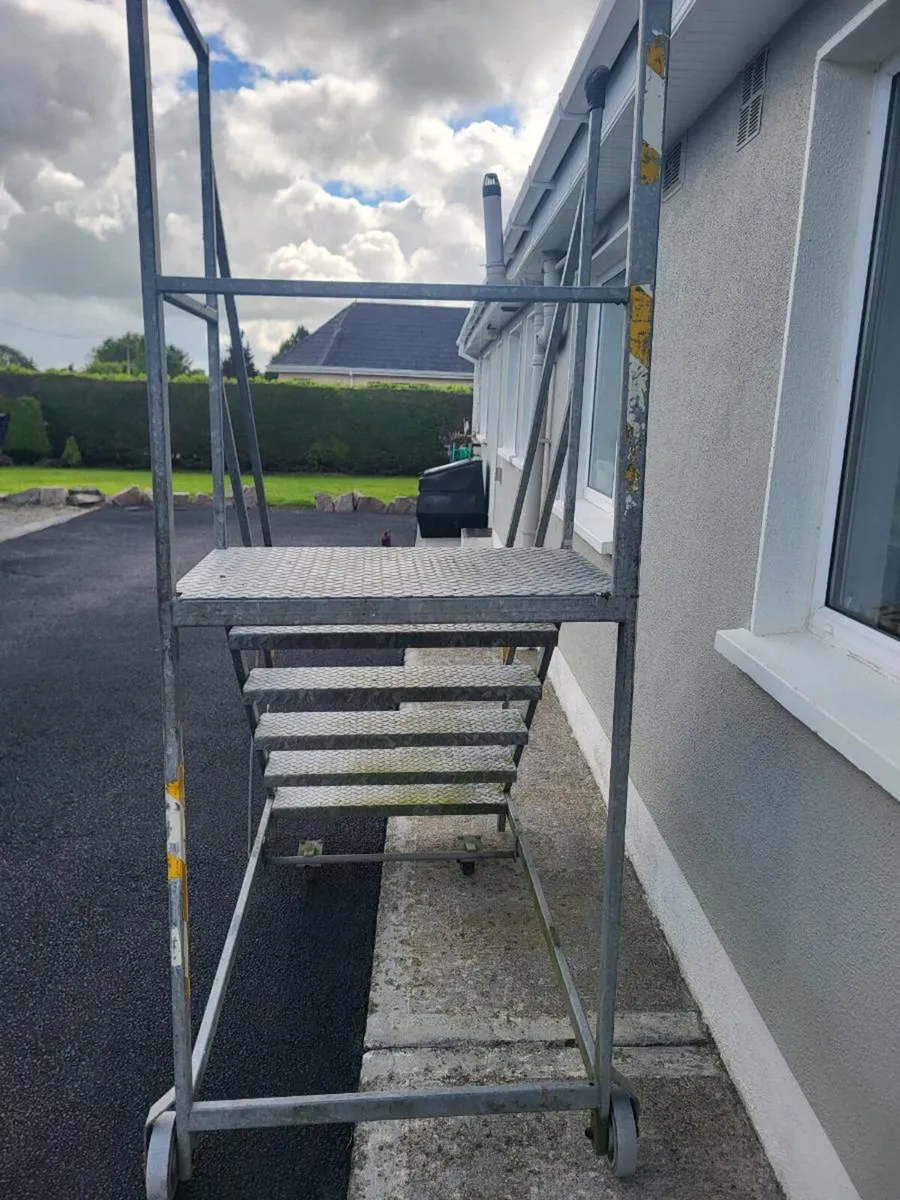 Galvanised step frame painting or cleaning - Image 2