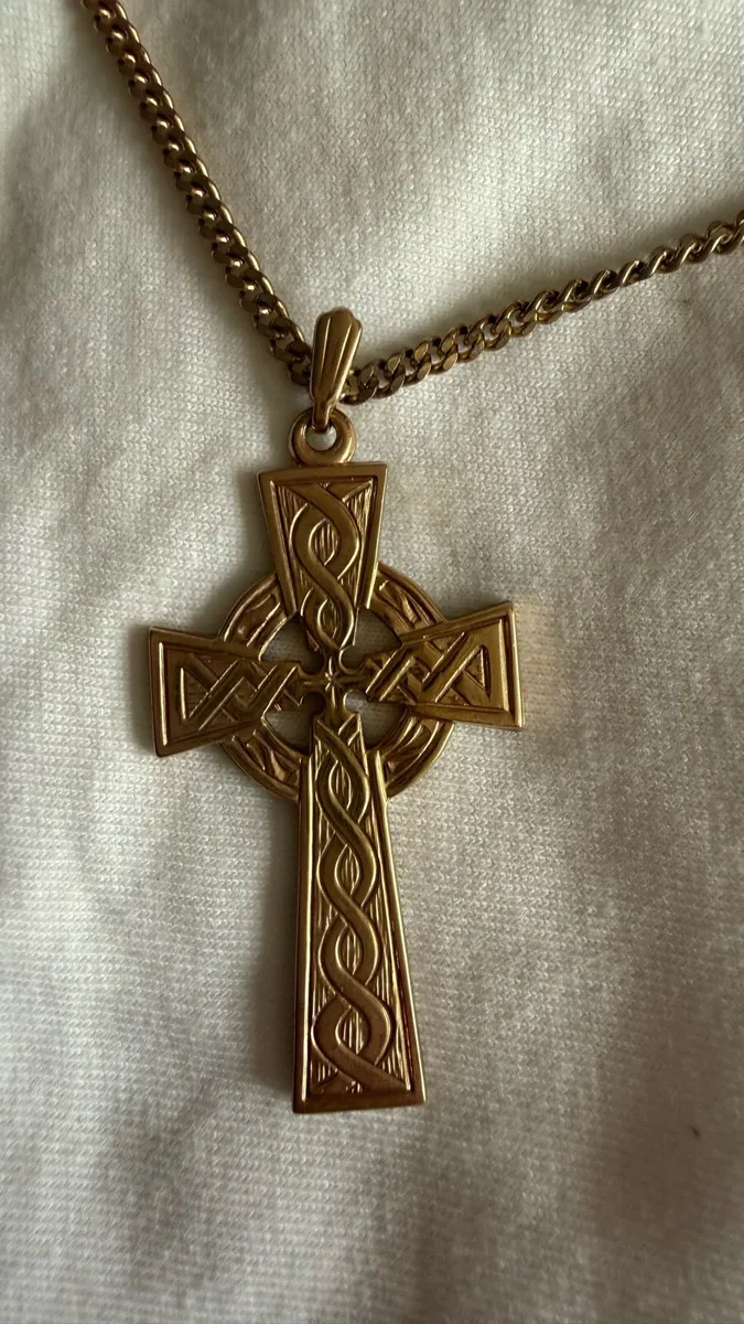 Gold chain - Image 1