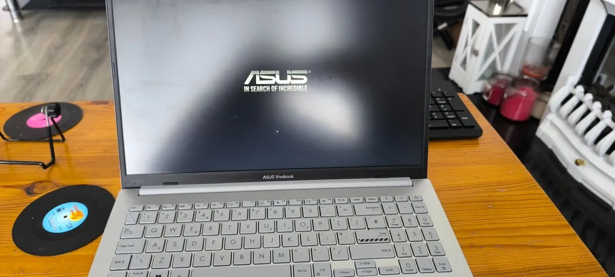 Asus Vivobook Go 15 Laptop - 15.6in FHD, Intel Pro - Image 1
