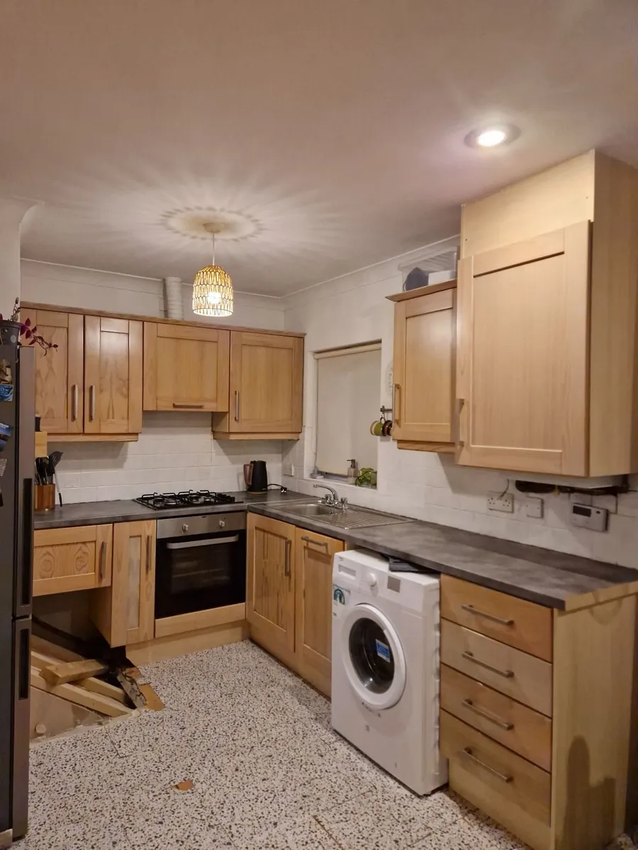 Kitchen units - Image 1