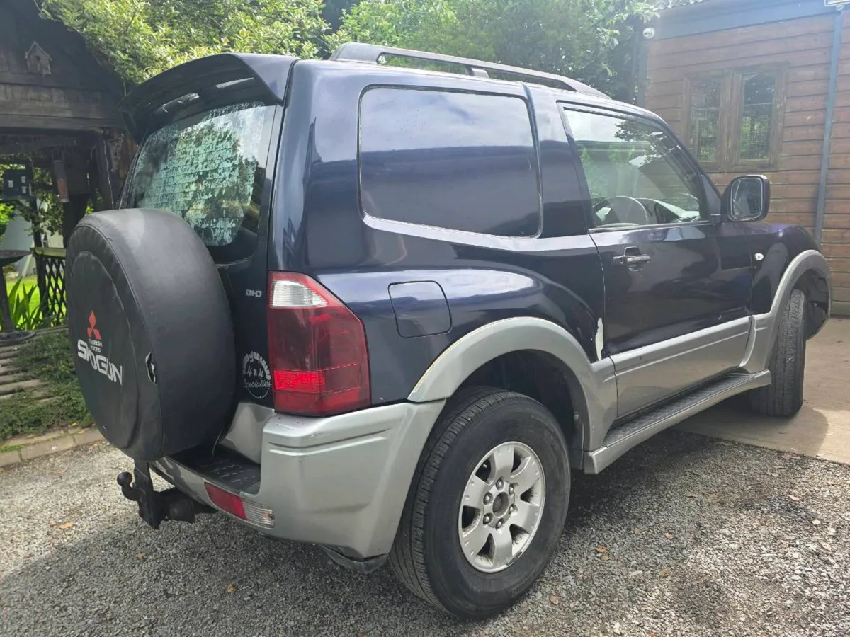 Mitsubishi Pajero 3.2 CVRT 06/27 - Image 3