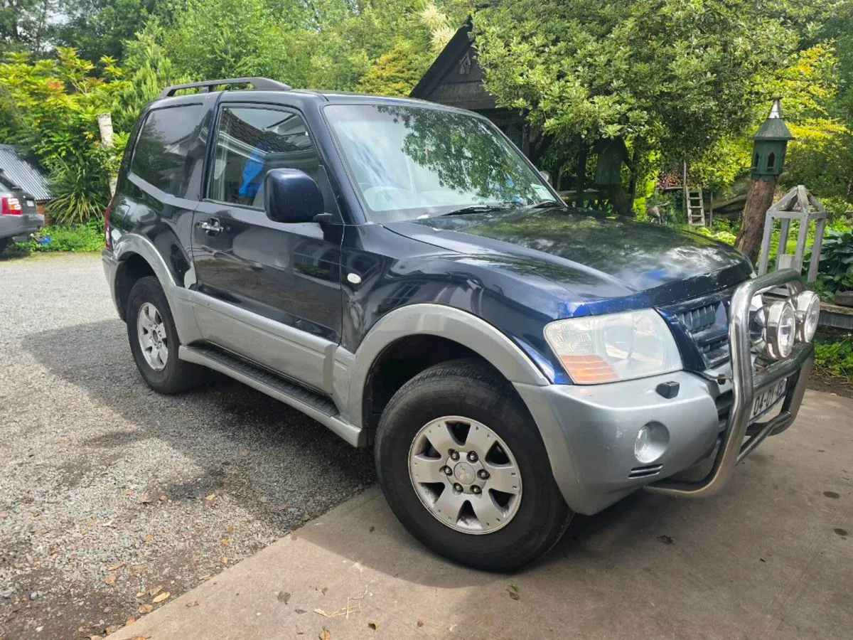Mitsubishi Pajero 3.2 CVRT 06/27 - Image 1