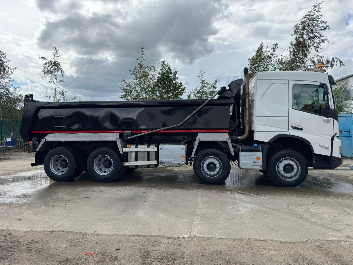 2021 Volvo FMX420 8x4 Steel Tipper - Image 2