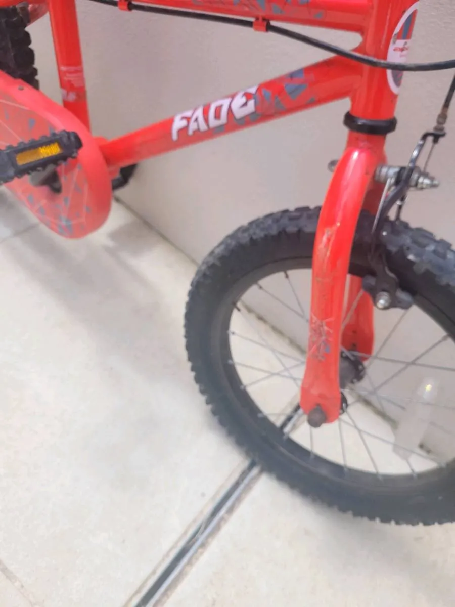 Apollo Fade Kids 16" Bike - Image 4