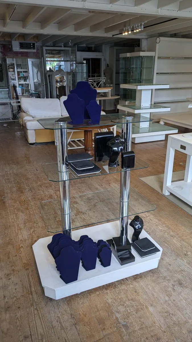 Shop display unit - Image 1