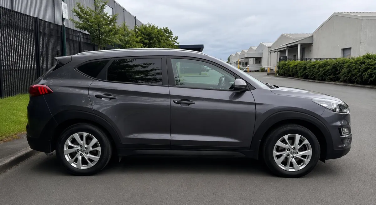 2020 Hyundai Tucson Commercial - Image 2