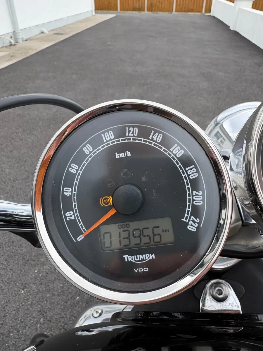 BMW R 1200 RT 2007 & Triumph Rocket 3 - Image 4