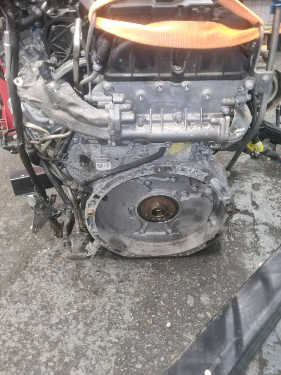 Mercedes 2.1 om651 twin turbo engine - Image 2
