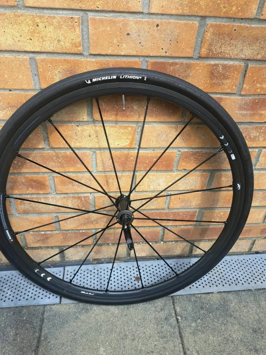Fulcrum zero carbon wheels. Like new - Image 3