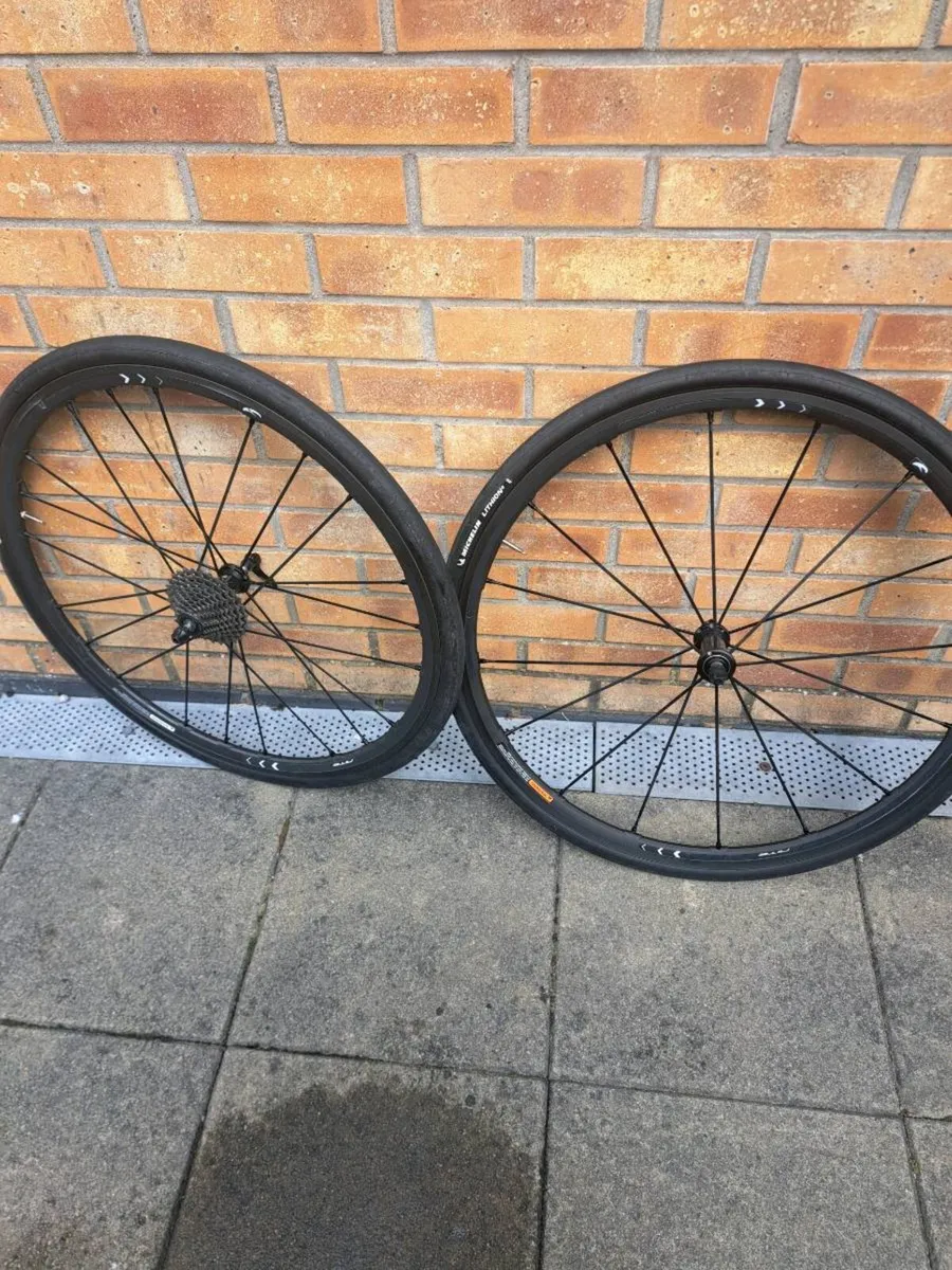 Fulcrum zero carbon wheels. Like new - Image 1